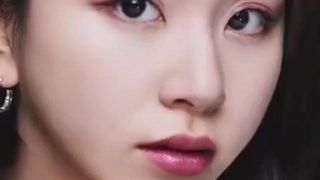 Chaeyoung&#39;s Bukkake-bereite Nahaufnahme