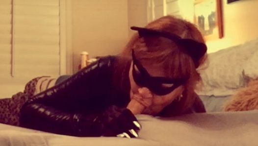 Catwoman lutscht Batman