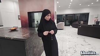 Crystal haast zich naar een oordeel - een Hijab-verhaal - Nookies