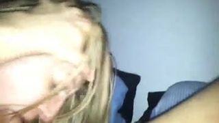 Amateur-Schätzchen Blowjob und Anal