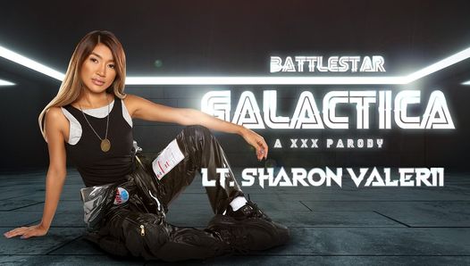 Clara Trinity dans le rôle de lt. Sharon Valerii a besoin de meilleures compétences de chevauchage dans Battlestar Galactica - porno VR