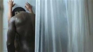 50 Cent schwänzt böse Schlampe in der Dusche