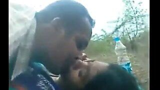 Bangladeschisches Zimmermädchen Sex im Freien mit dem Nachbarn