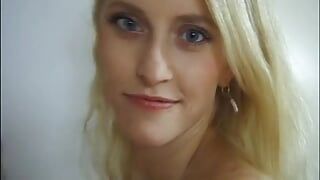 De privévideo van naïeve blonde tiener Katerina uitgebracht