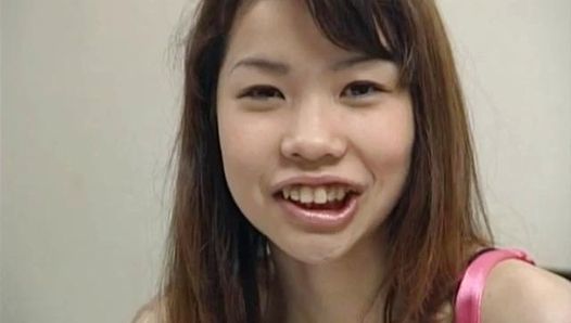Sakura Kitazawa leckt Dong und wird beim Sex davon gepumpt