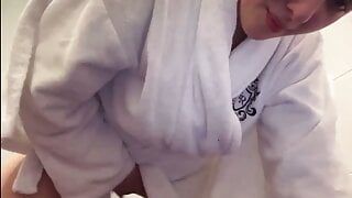 Mädchen masturbiert vor der Webcam. Jucielussie