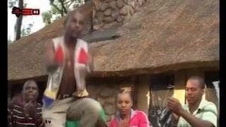 Afrikanisches Musikvideo oben ohne Titten