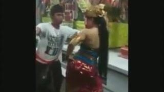 Древний эротический сексуальный танец Бали 8