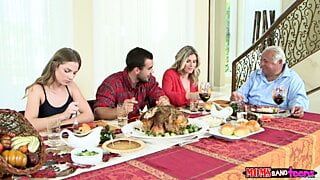Stiefmutter knallt Teenager - freches Familien-Thanksgiving