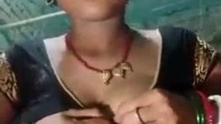 Arabisches Mädchen masturbiert
