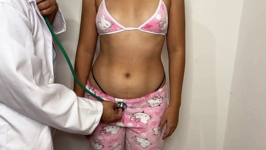 Perverser Arzt berührte den Körper eines unschuldigen Mädchens bei der ärztlichen Untersuchung