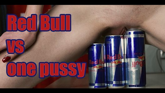 Tiffany reitet auf Red Bull Dosen und Sperma