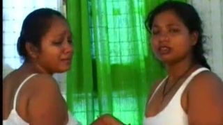 2 медсестры Kavita и Rajita доминируют за курение - часть 4
