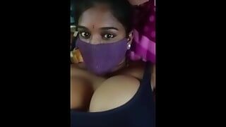 Telugu styvsyster Bigboobs svullna bröstvårtor masserar smutsiga prata för styvbror
