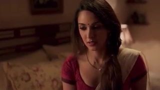 Kiara Advani, sexy Vibratorin solo