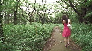 Ich habe ein Amateur Sex Video mit einer jungen japanischen Nymphomanin gemacht, die ich in Shanghai getroffen habe.