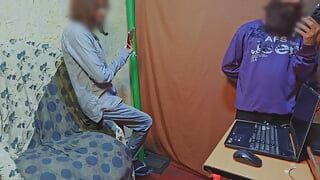 Pakistanische heiße typen gucken porno und haben spaß