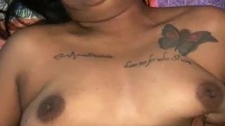 Trini Inderin bekommt Cumshot, nachdem sie gefickt wurde