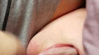 Masturbieren über den Mund meiner Freundin und Spermaschlucken !!!!!