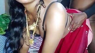 Schlafzimmer-sex - stiefmutter fickt, während sie einen sari trägt