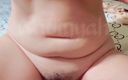 Priya Emma: 胖乎乎的阿拉伯素人裸体展示她的大胸部和毛茸茸的阴户