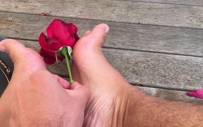 Manly foot: Rozen zijn red my feet zijn voor U - Manlyfoot - flip...