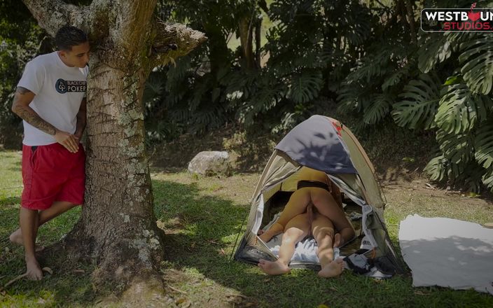 Run good girls: Annie Marin genießt camping-Dreier im Freien mit Dani und Phillip