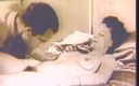 Vintage megastore: Antieke neukpartij thuis met een wilde brunette