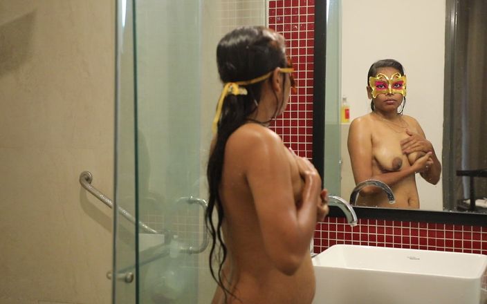 Desi Homemade Videos: Індійська дружина приймає душ, знята її чоловіком