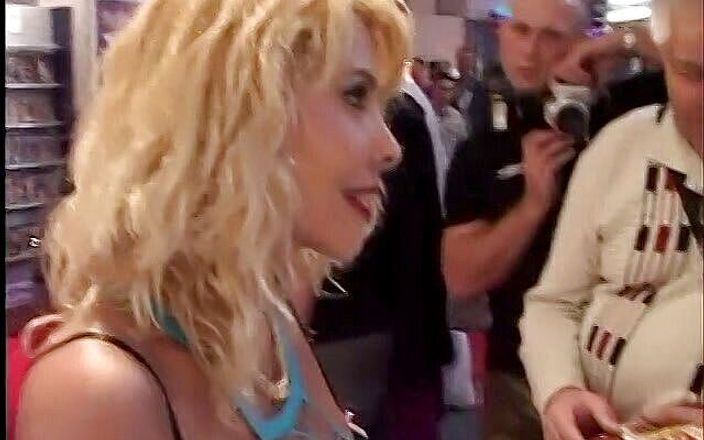 Xtime Network: Blonde milfslet met geweldige borsten berijdt grote pik - DVD