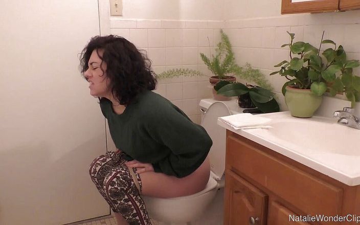 Natalie Wonder: Hangout kinky in bagno mentre parla dei miei log seriamente...