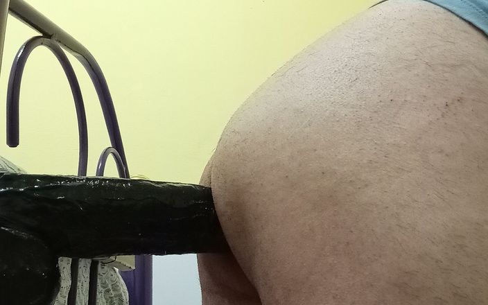 Todo Anal: Eu amo ver minha bunda brincando com meu vibrador em...