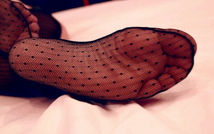 Mistress Legs: Подошвы госпожи в нейлоновых носках крупным планом