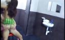 Anal seduction: Fit hřebec ošuká sexy brunetku v koupelně