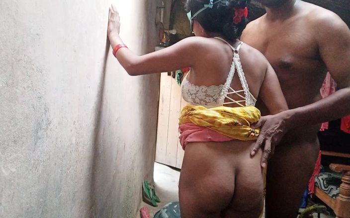Aishwarya Bhabhi: Mooie Indische vrouw met natuurlijke tieten staat hardcore hete seks...
