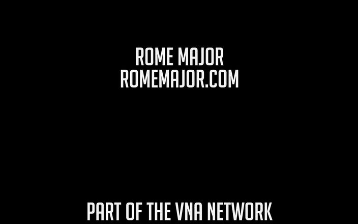 Rome Major: Ром Майор трахає міні-член довго, жорстко і глибоко!