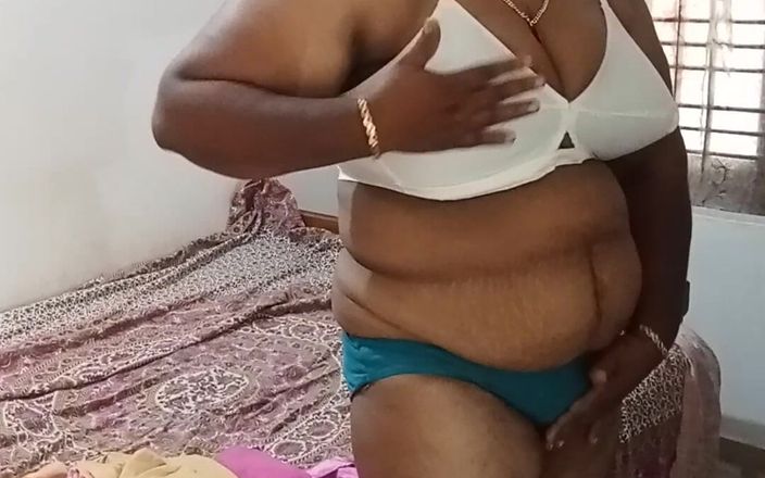 Nilima 22: Индийская дама меняет платье в спальне, видео с выступлением
