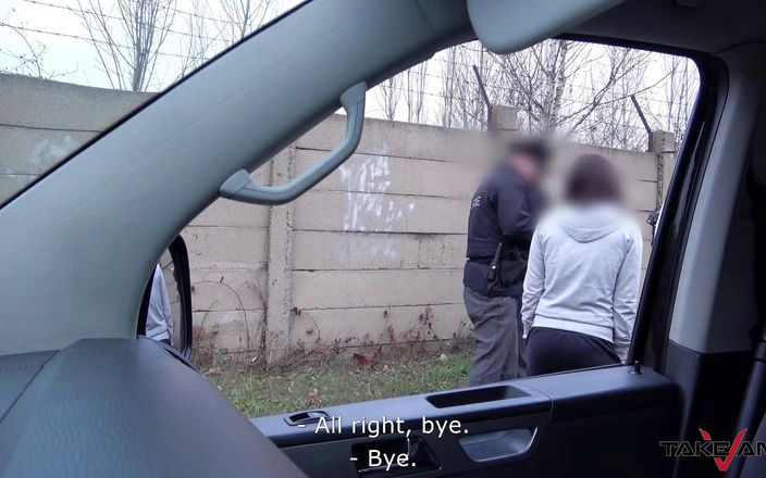 Take Van: Hardcore akce v řízení dodávky přerušená skutečnými policejními důstojníky