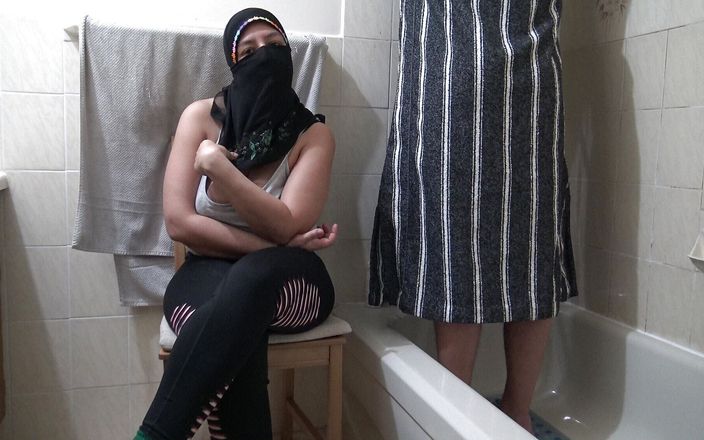 Souzan Halabi: Tesettürlü Arap Faslı kız gavat kocasıyla iç çamaşırını giyiyor