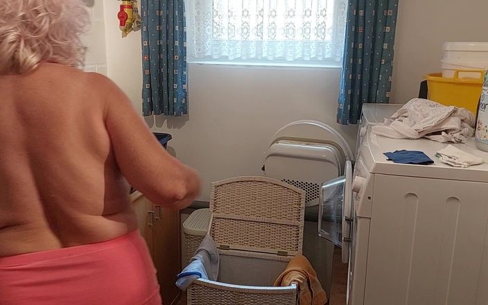 PureVicky66: Grandma Can´t Wait for the Hot Cum
