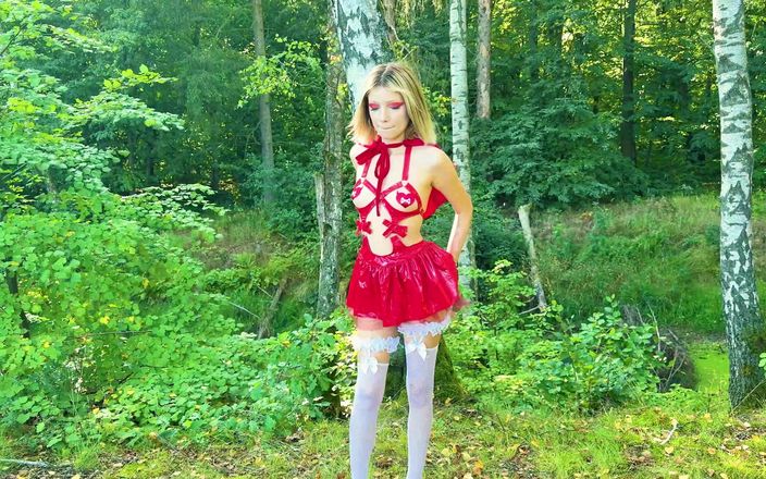 Vasya Sylvia: Little Red Riding Hood's Adventure in the Forest - Pussy Destruction -...