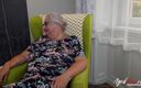 Old Nanny: Agedlove - abuela de pelo gris recreando escenas porno con amante