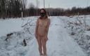 Julia Meow: Co zrobić, jeśli zimą znajdziesz się nago na świeżym powietrzu? Oczywiście,...