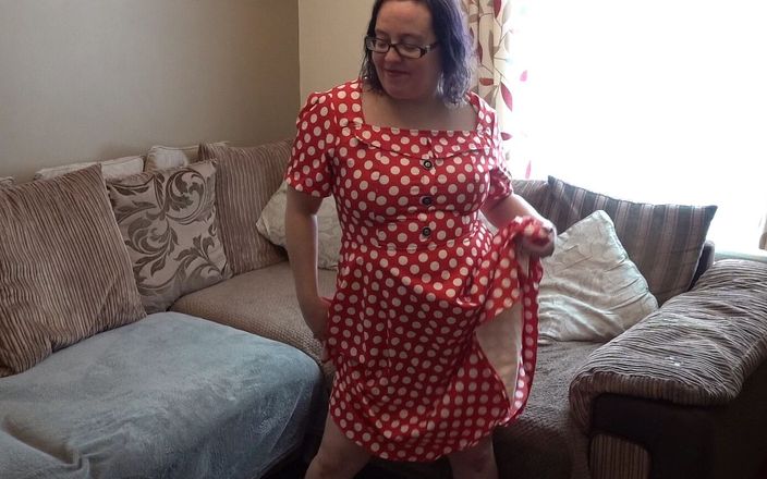 Littlevixen: Sexy Wife Striptease in Red 1950s Dress