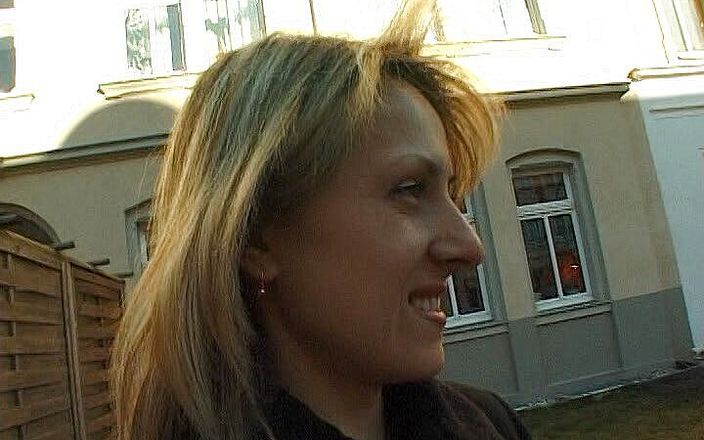 German Classic Porn videos: Penjemputan Elke sekretaris berusia 37 tahun