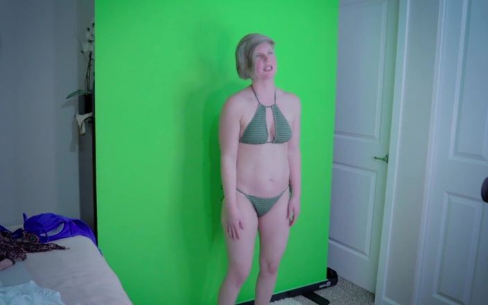 Housewife ginger productions: O gospodină infidelă îl fute pe fotograf în timpul costumului de baie -...