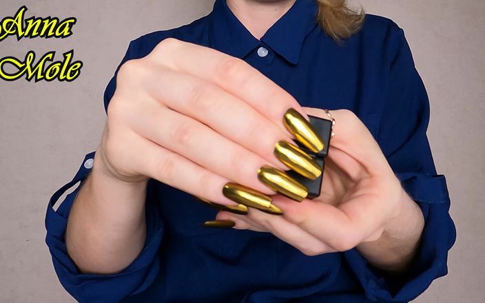 Anna Mole: Handen fetisj gouden manicure