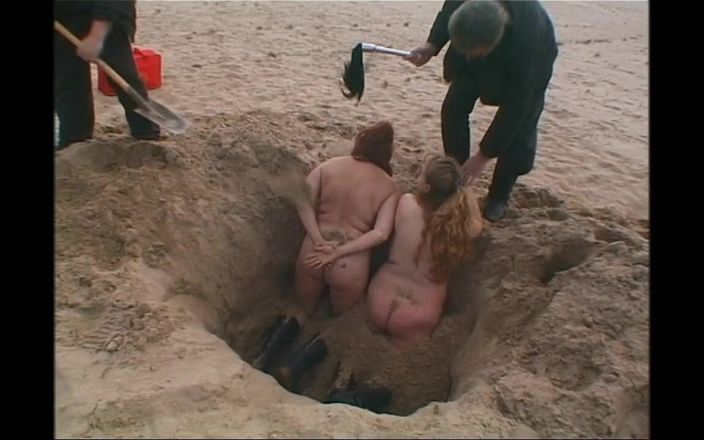 Absolute BDSM films - The original: Outdoor domination on the beach