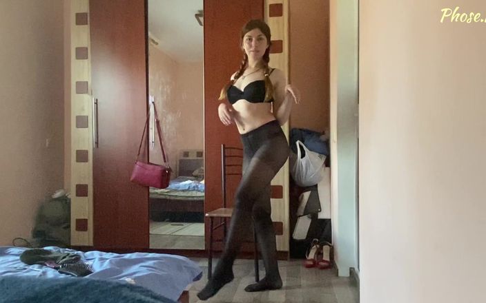 Pantyhose me porn videos: Amy prövar på svarta strumpbyxor