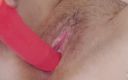 Lovely Dove: Harig poesje masturbatie close-up dildo